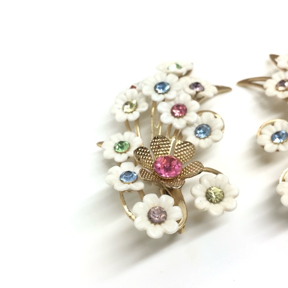 VINTAGE 60S EMMONS PLASTIC FLOWER EAR CRAWLER CLIP EARRINGS PASTEL RHINESTONES - Picture 10 of 17